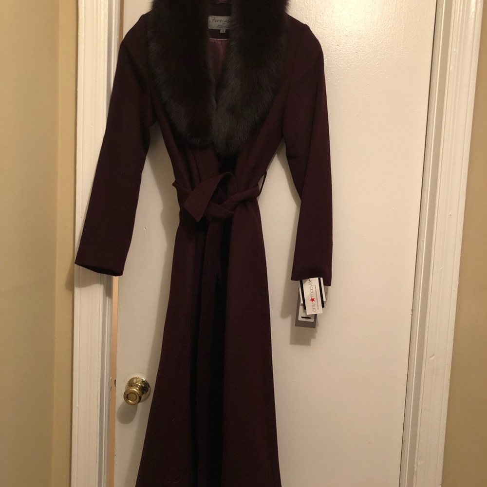 Ladies size4. Fox full collar wrap coat. Brand new